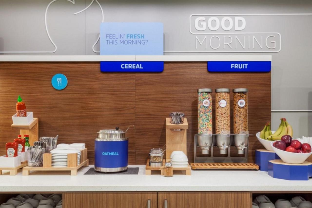 Holiday Inn Express - Strathroy By Ihg 외부 사진