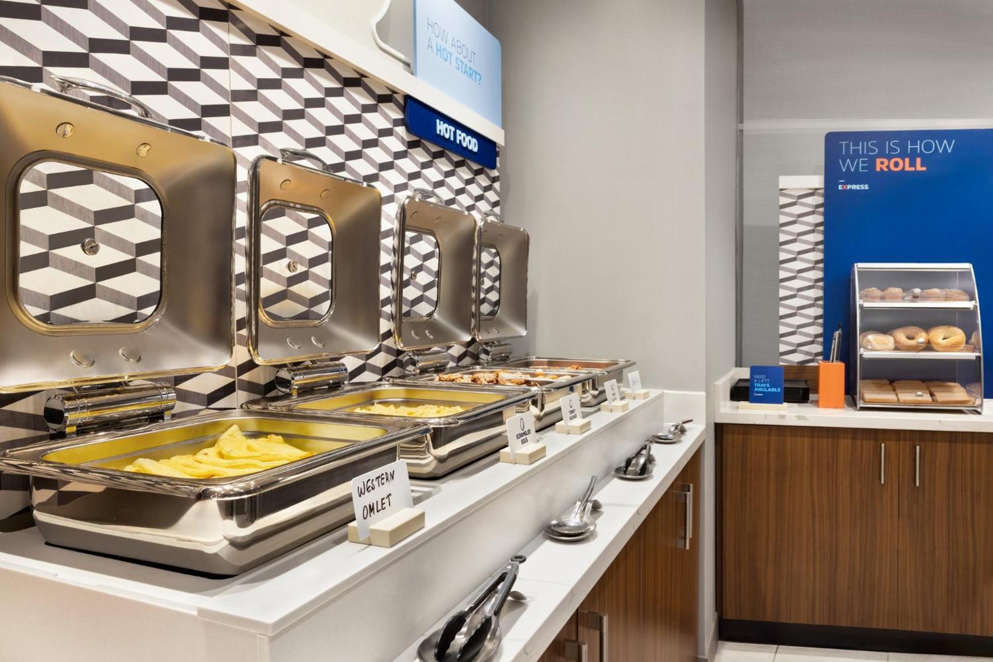 Holiday Inn Express - Strathroy By Ihg 외부 사진