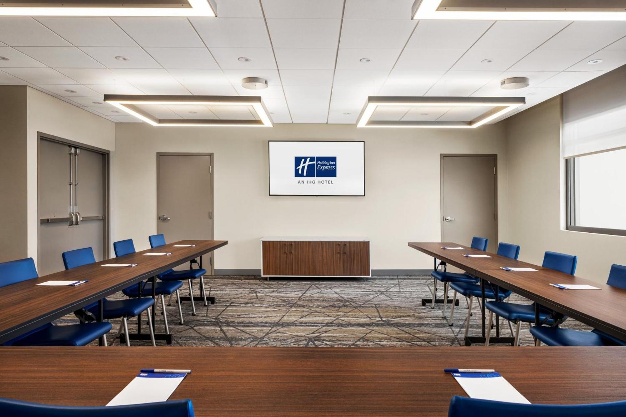 Holiday Inn Express - Strathroy By Ihg 외부 사진