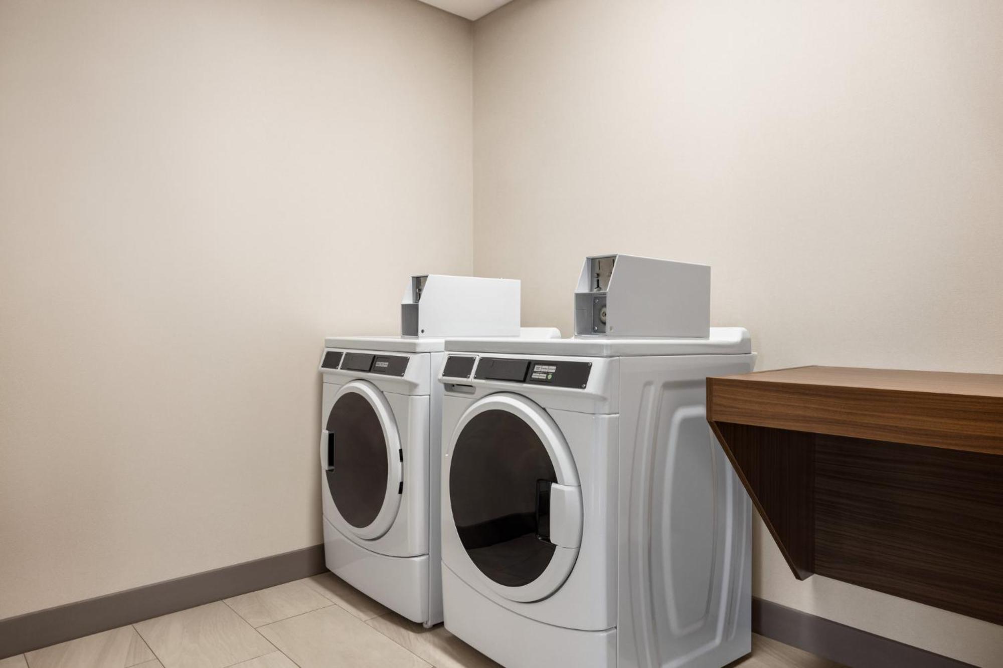 Holiday Inn Express - Strathroy By Ihg 외부 사진