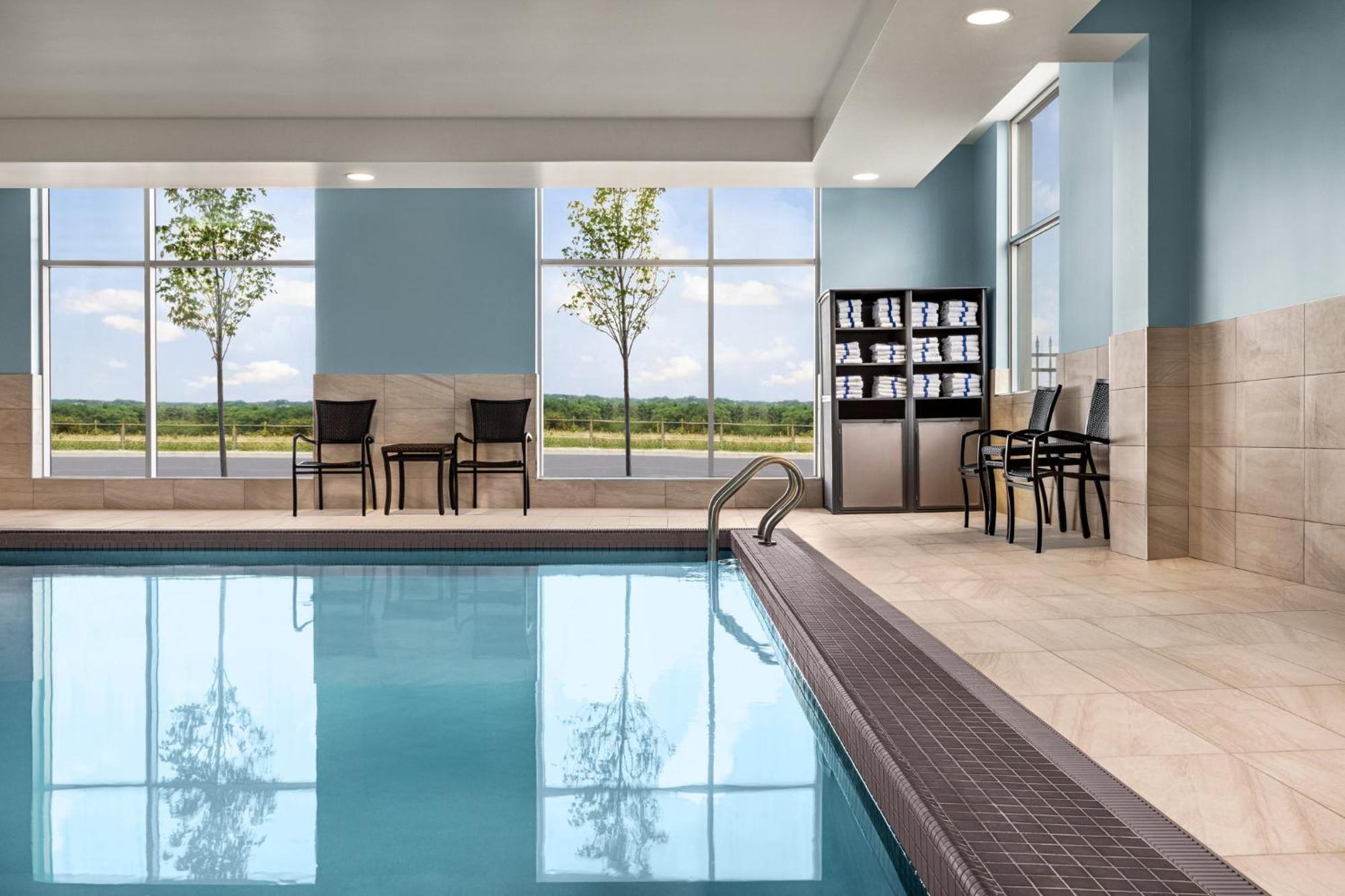 Holiday Inn Express - Strathroy By Ihg 외부 사진