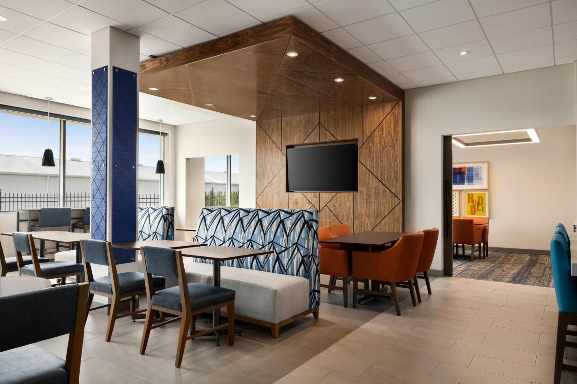 Holiday Inn Express - Strathroy By Ihg 외부 사진
